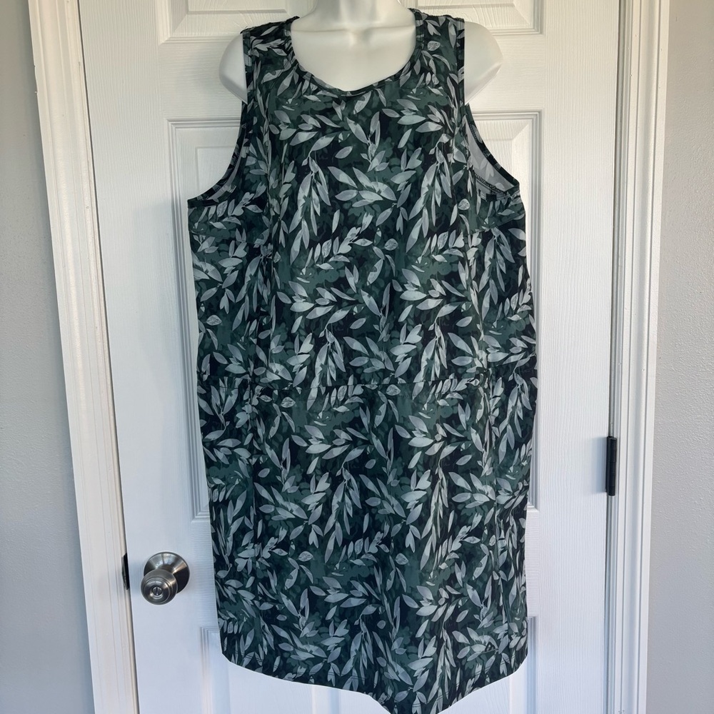 Black and Gray Sleeveless Sheath Midi Dress